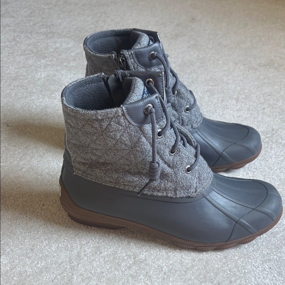 Sperry Quilted Gray Lace-Up Boots